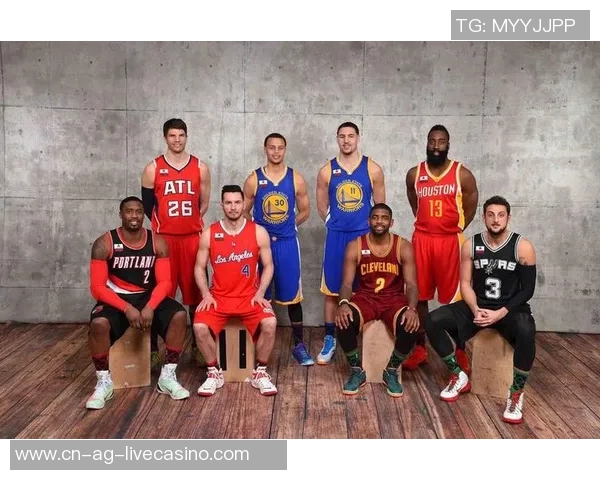 足球全明星阵容揭秘:历史最佳球员齐聚一堂的梦幻阵容分析与讨论